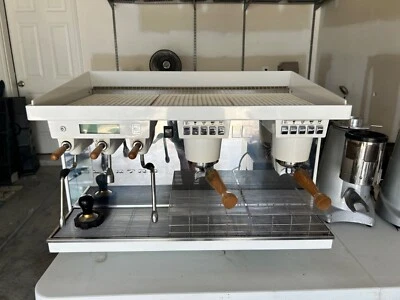 Elektra KUP 3 Group Espresso Machine - Изображение 1 из 4