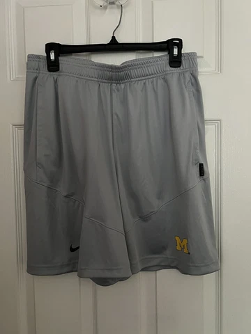 Michigan Wolverines On-Field Athlete Issue Nike Dri-FIT Pocketed Short Sz M Gray Cover