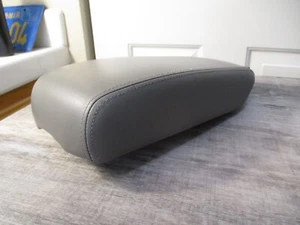 2004-2005 Buick Park Avenue Ave Center Console Lid Armrest OEM Gray Leather CA - Picture 1 of 17
