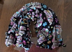 Day of the Dead Fleece Scarf ~ Fun Loops ~ Handcrafted ~ 60 inches - Foto 1 di 9