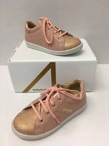 BabyBotte Kuizy Mädchen Freizeit Sneaker in Nude mit Roségold Detail (neue Saison) - Bild 1 von 3