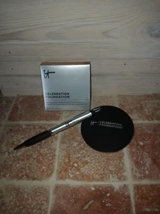 It Cosmetics Celebration Foundation Illumination ~ Rich ~ .30 oz BNIB - Picture 1 of 2