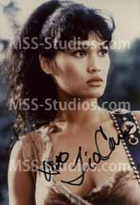 TIA CARRERE Signed Colour 6x4 Photo (From 1993) Waynes World - Picture 1 of 1
