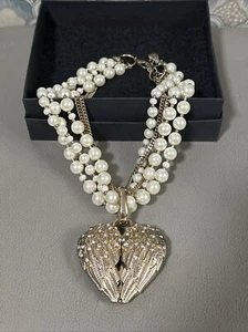 Betsey Johnson necklace Fly With Me heart w/ hidden mirror faux pearls goldtone - Picture 1 of 8