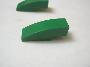 Lego Lot Of 2 Green 1x3 Curved Plate Brick, No Studs, 50950 (028-336) - Picture 1 of 1