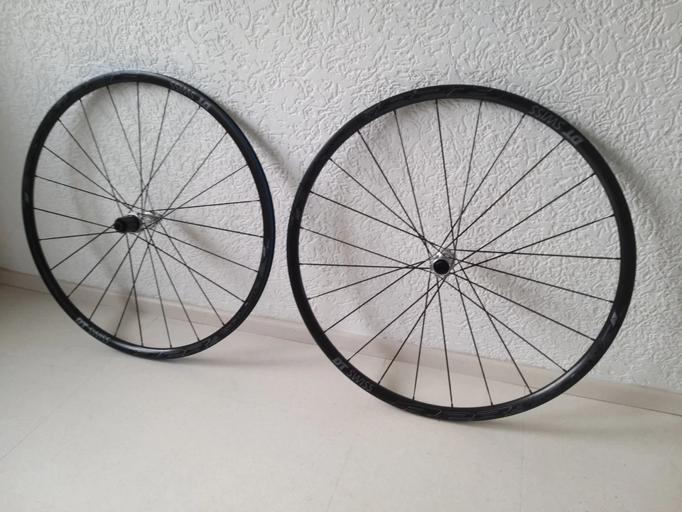 dt swiss laufradsatz 28 ,r 23 Spline db - Bild 1 von 4