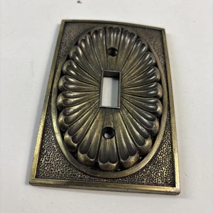 Coperchio interruttore vintage americano tack ottone anni 70 - Foto 1 di 3