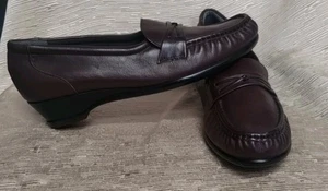 SAS Easier Shoe Womens Size 9 Leather Burgundy Slip On Loafer Made in USA - Picture 1 of 13