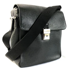 LOUIS VUITTON Yaranga Negro Sin accesorios - Imagen 1 de 8