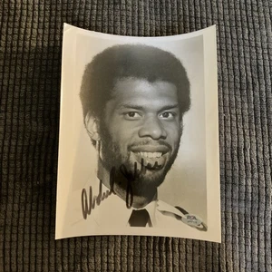 Kareem Abdul-Jabbar Signed Los Angeles Lakers 8x10 Photo (PSA COA) Lew Alcindor - Picture 1 of 4