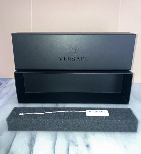 Collana Versace Medusa nera scatola vuota 10 5” X3 25” X2 5”.