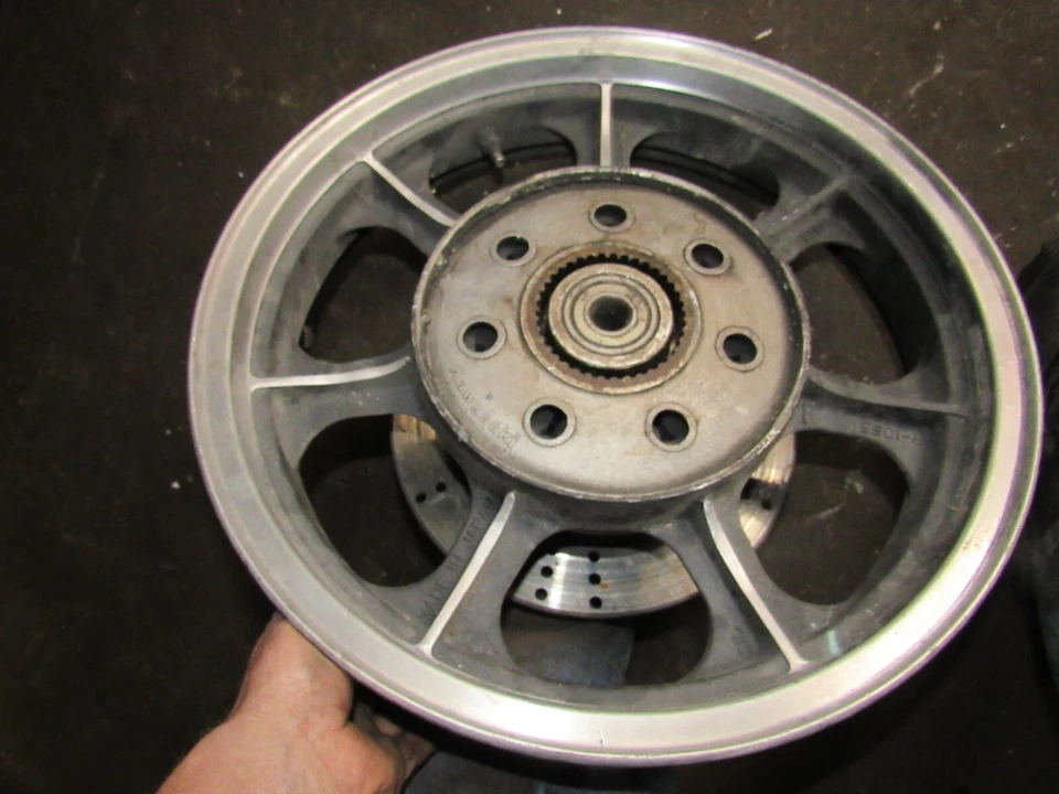 Llanta trasera Kawasaki KZ1100 A 1982 Foto 1 de 1