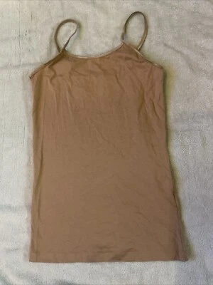 Icon Appeal. Camiseta sin mangas con correa de espagueti para dama de algodón ligeramente usada talla mediana👚 Foto 1 de 4