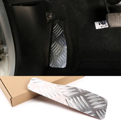 Cubierta de panel de moldura de pedal reposapiés de aleación plateada para Toyota Hilux Revo 2015-2021 Foto 1 de 4