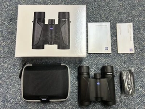 Zeiss Terra ED Pocket 8x25 Binoculars 522502 Black - New in Open Box - Picture 1 of 7