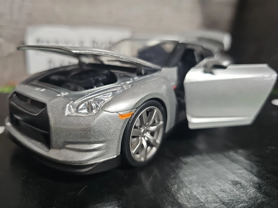 Jada Fast And Furious 2009 Nissan GT-R 1:24 Scale Diecast Car NO BOX - Image 1 of 4