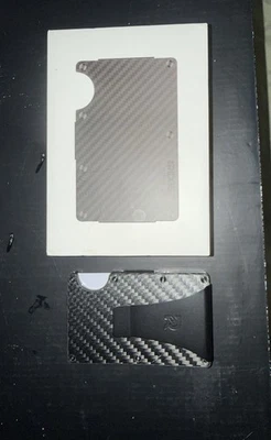 Cartera The Ridge aluminio y fibra de carbono bloqueo RFID Foto 1 de 4