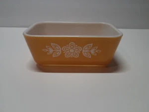 Vintage Pyrex 1 1/2 pt kleine Kühlschrank Schüssel ohne Deckel Schmetterling Gold 0502 - Bild 1 von 5