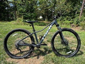 Trek Marlin 7 2021 Small 27.5 - Picture 1 of 5