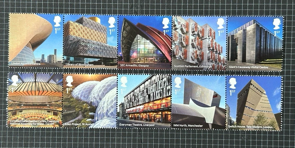 QE GB Sg3973-82 2017 Landmark Buildings Stamp Set Unmounted Mint - Image 1 of 1