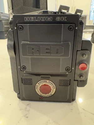 RED DSMC2 Carbon Fiber Helium 8K S35 - 193 Hours Runtime - Image 1 of 4
