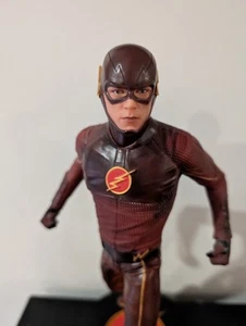 12" DC Comics Collectibles The Flash Statue Variant Limited 1000 TV Hot Toys 1/6 - Picture 1 of 7