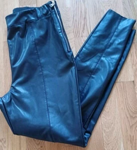 Hardly Worn RIVER ISLAND Black FAUX LEATHER Pvc CAPRI TROUSERS Jeggings Crop 14 - Picture 1 of 4
