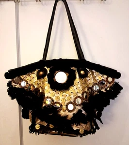 Figue Tuk Tuk Medium Evil-Eye gold Leder Beuteltasche Tasche mit schwarzen Quasten & Bommeln - Bild 1 von 6