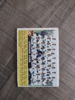 Tarjeta del equipo 1956 Topps #11 Chicago Cubs centrada justificada GB GRADO INFERIOR buena  Foto 1 de 2