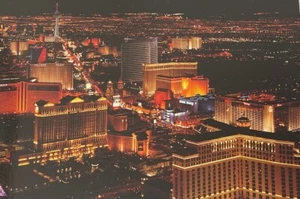 Las Vegas Strip Hotels Casino Nevada Large 9 x 6 Postcard Wynn Flamingo Bellagio - Picture 1 of 2
