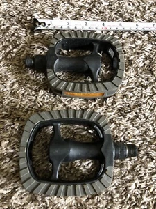 VP Plastic Bike Pedals Used Black & Gray - Picture 1 of 3