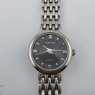 Relógio de pulso feminino Bijoux Terner tom prata mostrador preto feminino - Imagem 1 de 4