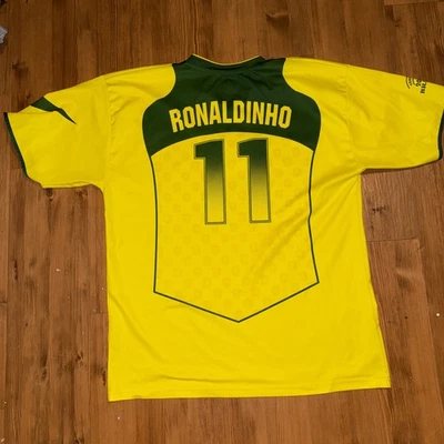 Brazil Home football shirt 2004 Ronaldinho #10 Soccer Nike Rare Trikot Size XL - Image 1 of 4