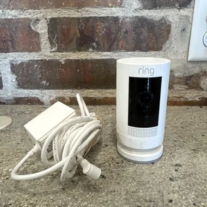 Ring Stick Up Indoor/Outdoor Plug-In Cam With Pan Tilt Mount - Picture 1 of 9