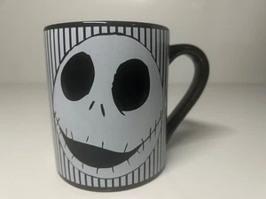 Disney Nightmare Before Christmas Jack Skellington Becher 14 Oz schwarz & grau gestreift - Bild 1 von 8