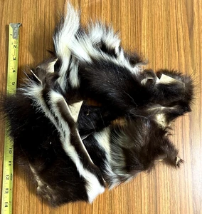 Bulk Bag Tanned Skunk Fur, Fly Tying, NR - Picture 1 of 1