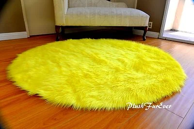 Light Yellow 5' Round Fur Rug  - Image 1 of 3