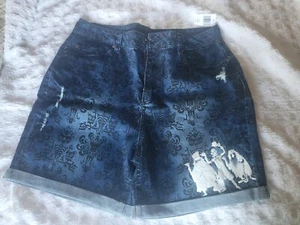 2021 Disney Parks Haunted Mansion Denim Shorts Wallpaper & Hitchhiking Ghosts L  - Picture 1 of 6