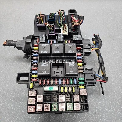 🔥2003-2006 FORD EXPEDITION LINCOLN NAVIGATOR FUSE BOX RELAY PANEL - Image 1 of 4