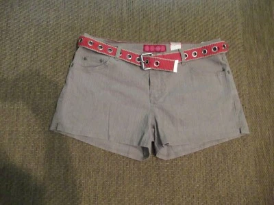 GLO Juniors Womens 15 Stretch Cotton Shorts Army Green w Red Belt NWT - Image 1 of 4