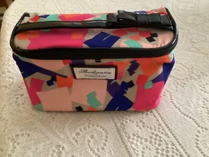 Elizabeth Arden colorful bag with patent leather strap and zipper closure. Beaut - Picture 1 of 13
