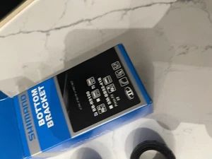 Shimano Dura Ace BB-R9100 Hollowtech II Bottom Bracket 68mm 9100 BB - Picture 1 of 2
