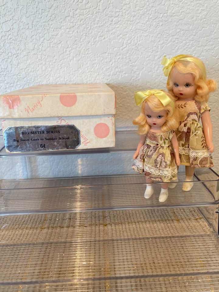 Muñecas Nancy Ann Storybook ~ #64/54 Big and Little Sisters Go to Sunday School Foto 1 de 4