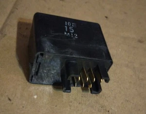 Relè intermittenza Suzuki Burgman 250-400cc carburatore (066500-4230) - Imagen 1 de 3