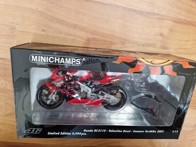 MINICHAMPS 1/12 VALENTINO ROSSI HONDA RC211V SUMMER TESTBIKE 2001 MOTO GP BIKE - Image 1 of 4