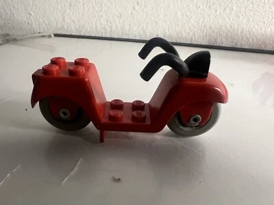 Bicicleta Scooter LEGO Roja De Colección con Ruedas Grises Sueltas ob Foto 1 de 4
