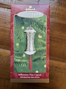 Ornamento de recuerdo de sello de Navidad 2000 - Nuevo en caja - Cápsula del tiempo del milenio - Imagen 1 de 2