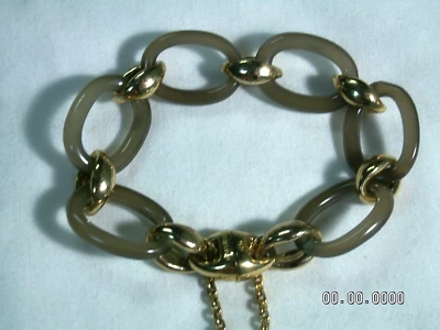 Grano De Beaute AZNAVOUR Color Oro, Lucite Maglie Catena Bracciale - Immagine 1 di 4
