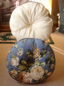NEW SET OF 2 DECORATIVE BED/THROW PILLOW BLUE/TAN FLORAL & OFF-WHITE SATIN ROUND - Picture 1 of 4