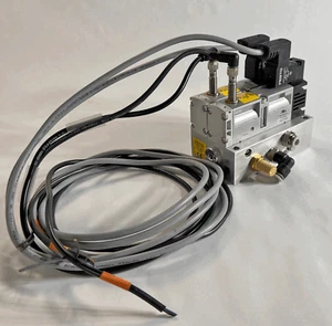 Conjunto de bloque Festo con (2) electroválvulas VSVA-M52-MZ-A1-1C1-APP - Imagen 1 de 6